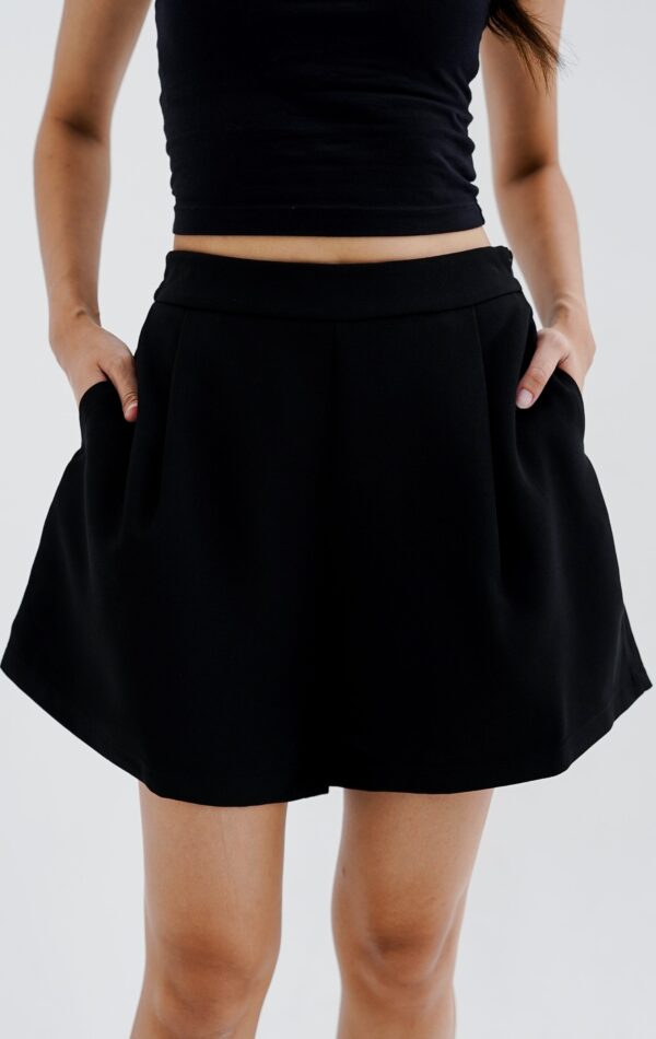 Polly Shorts Black - Image 2