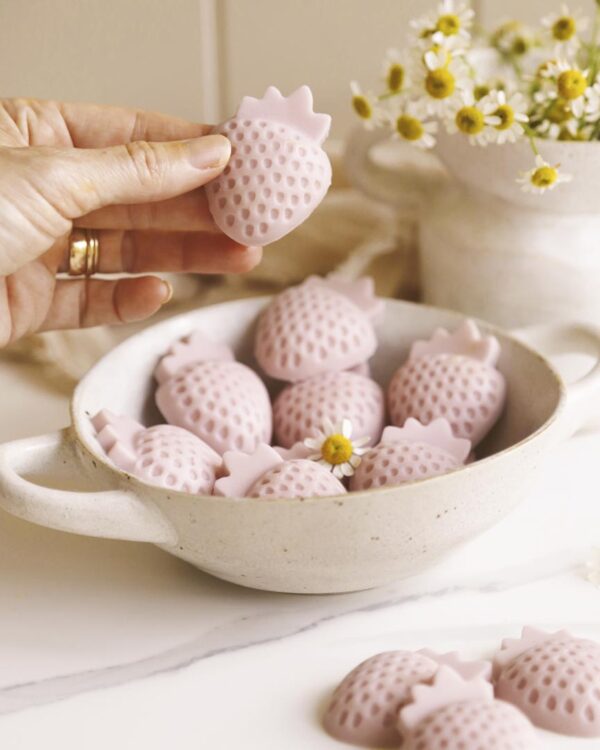 Gutsy Gummies Strawberry - Image 2